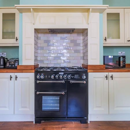 Spacious 4 Bed House In Birmingham, Suitable For Contractors Esterno foto
