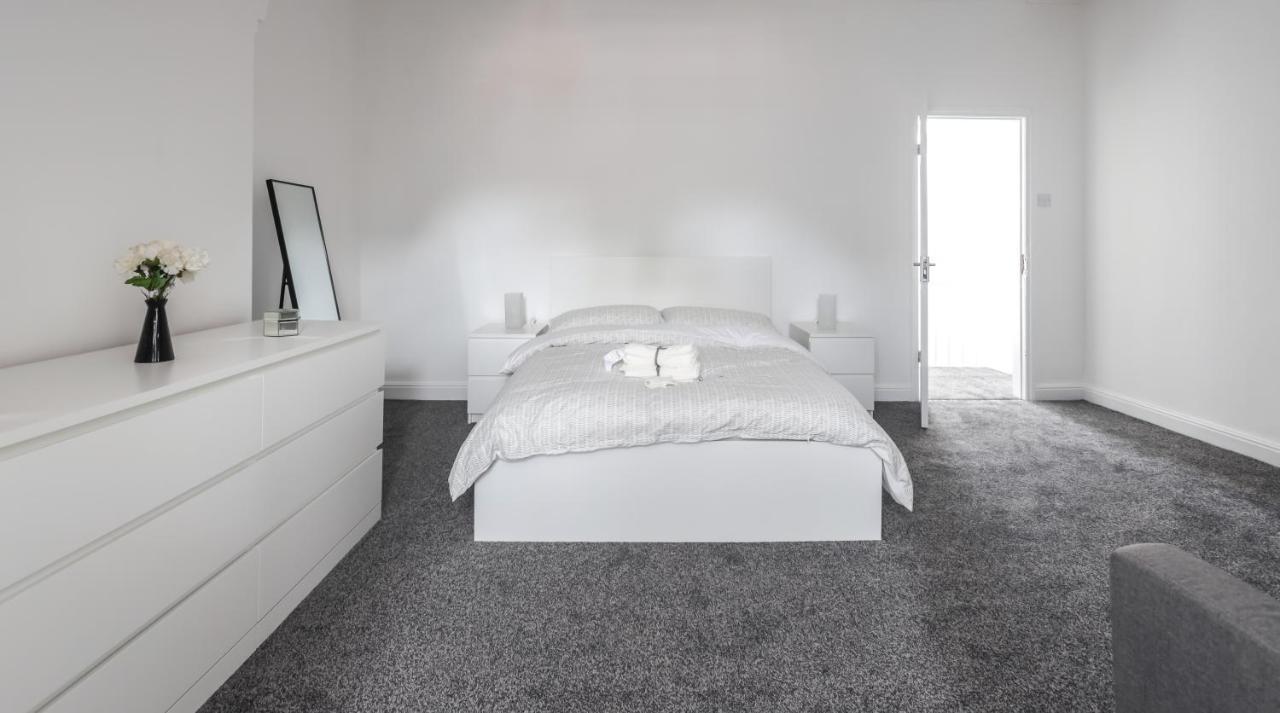 Spacious 4 Bed House In Birmingham, Suitable For Contractors Esterno foto