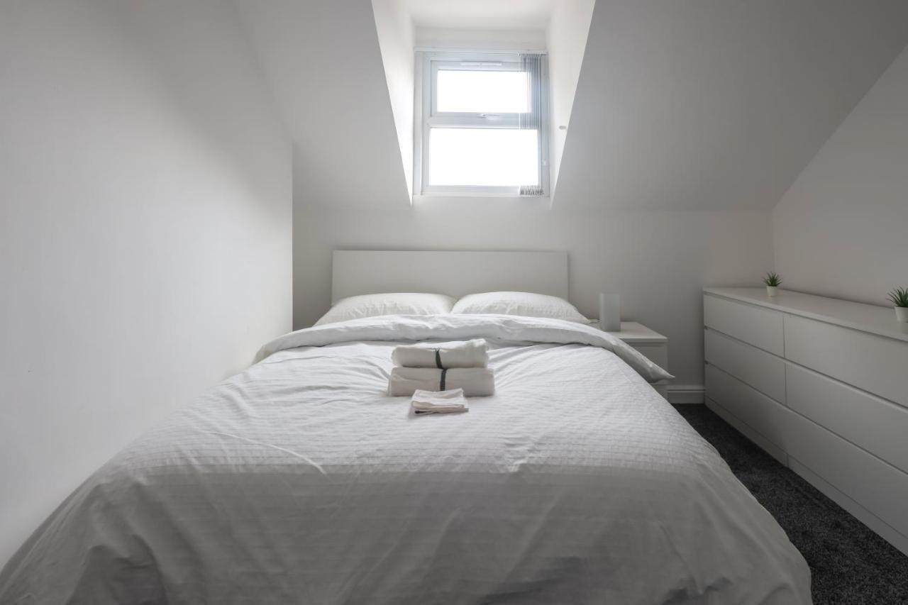 Spacious 4 Bed House In Birmingham, Suitable For Contractors Esterno foto