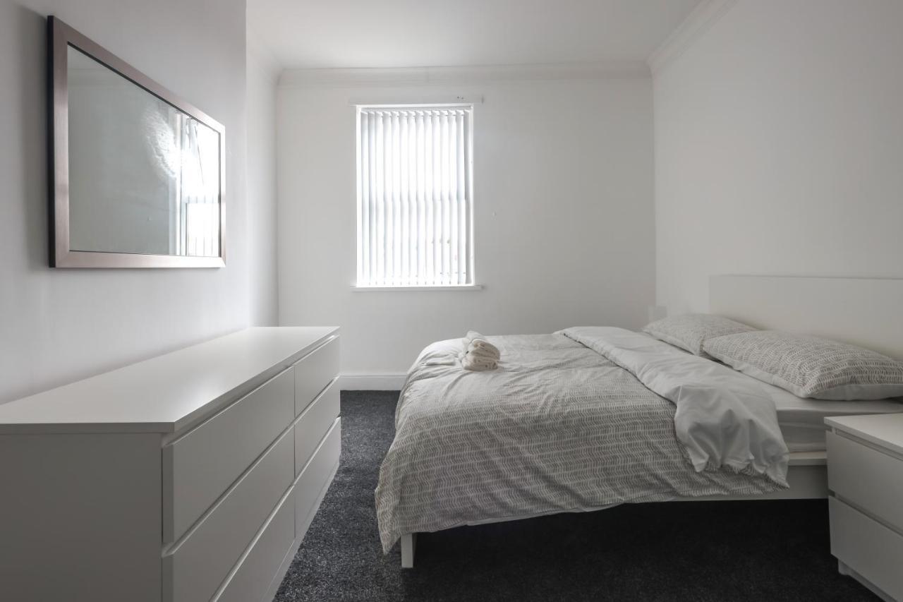 Spacious 4 Bed House In Birmingham, Suitable For Contractors Esterno foto