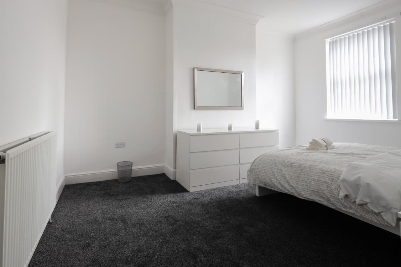 Spacious 4 Bed House In Birmingham, Suitable For Contractors Esterno foto