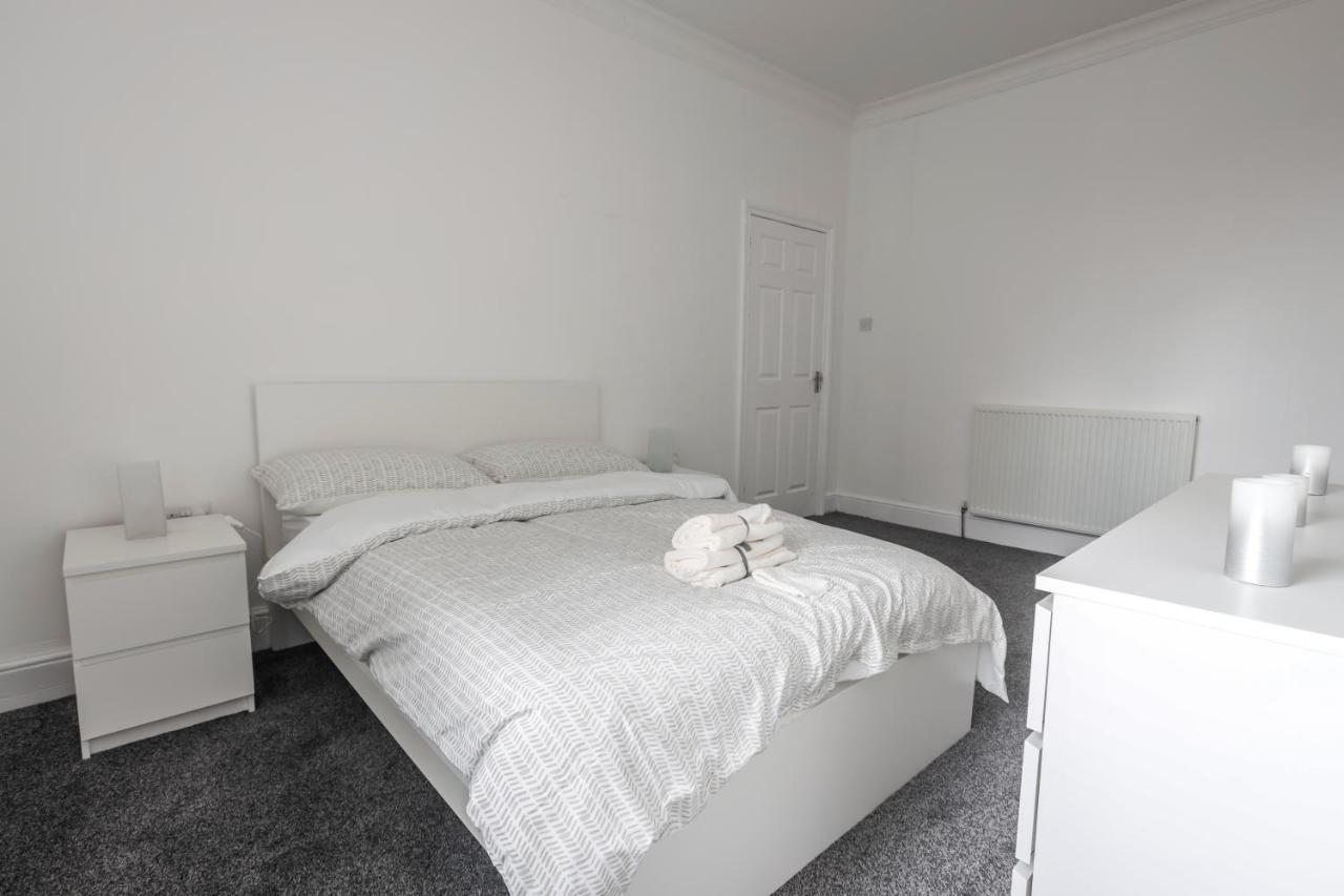 Spacious 4 Bed House In Birmingham, Suitable For Contractors Esterno foto
