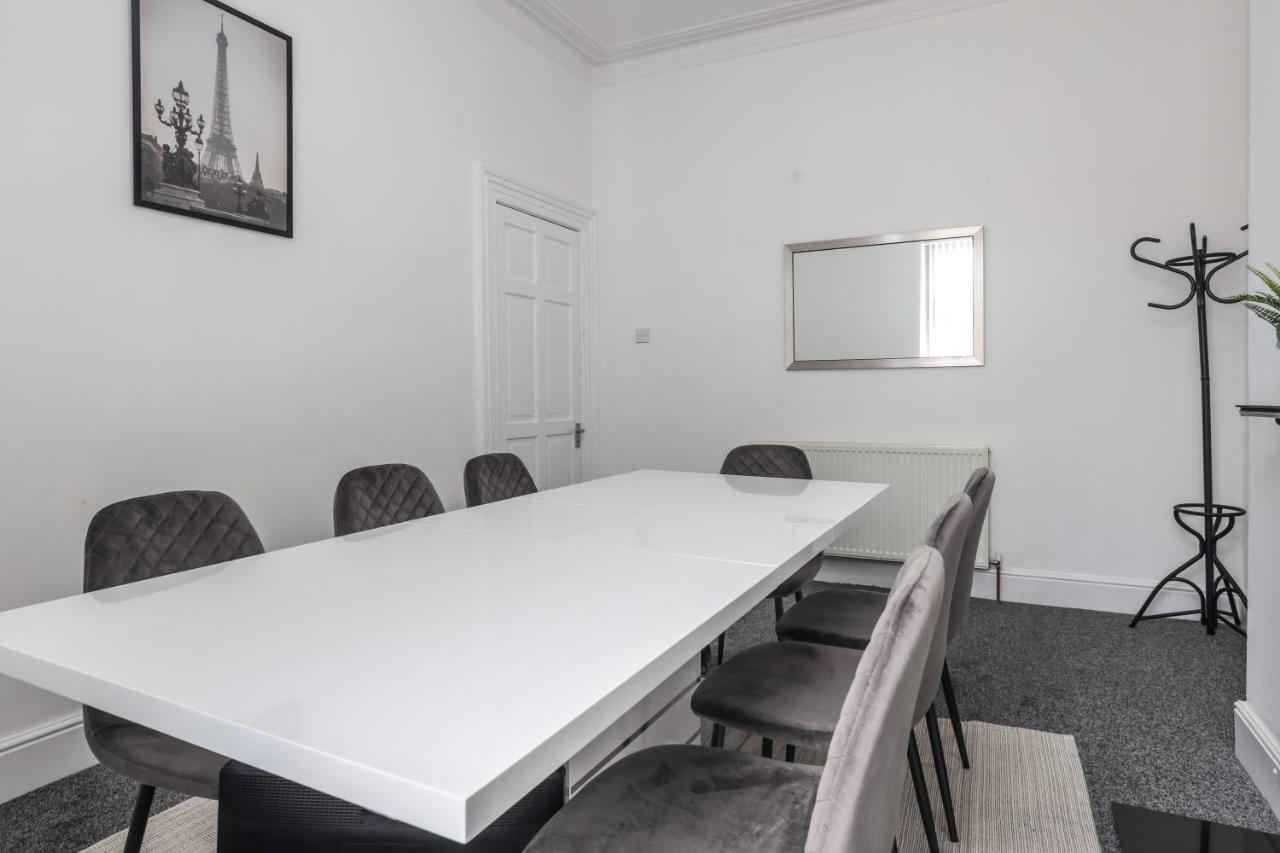Spacious 4 Bed House In Birmingham, Suitable For Contractors Esterno foto